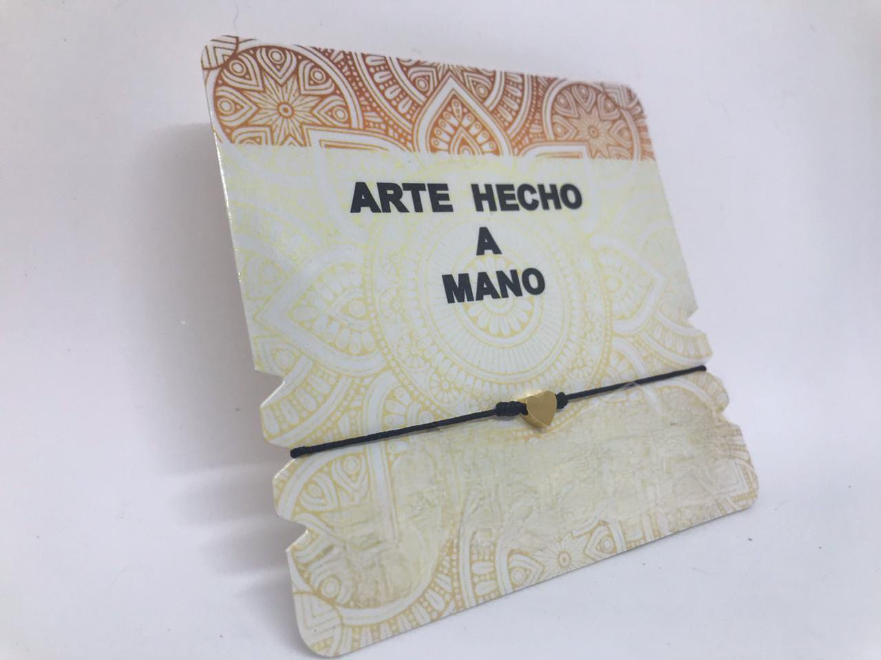 Pulsera corazon hilo