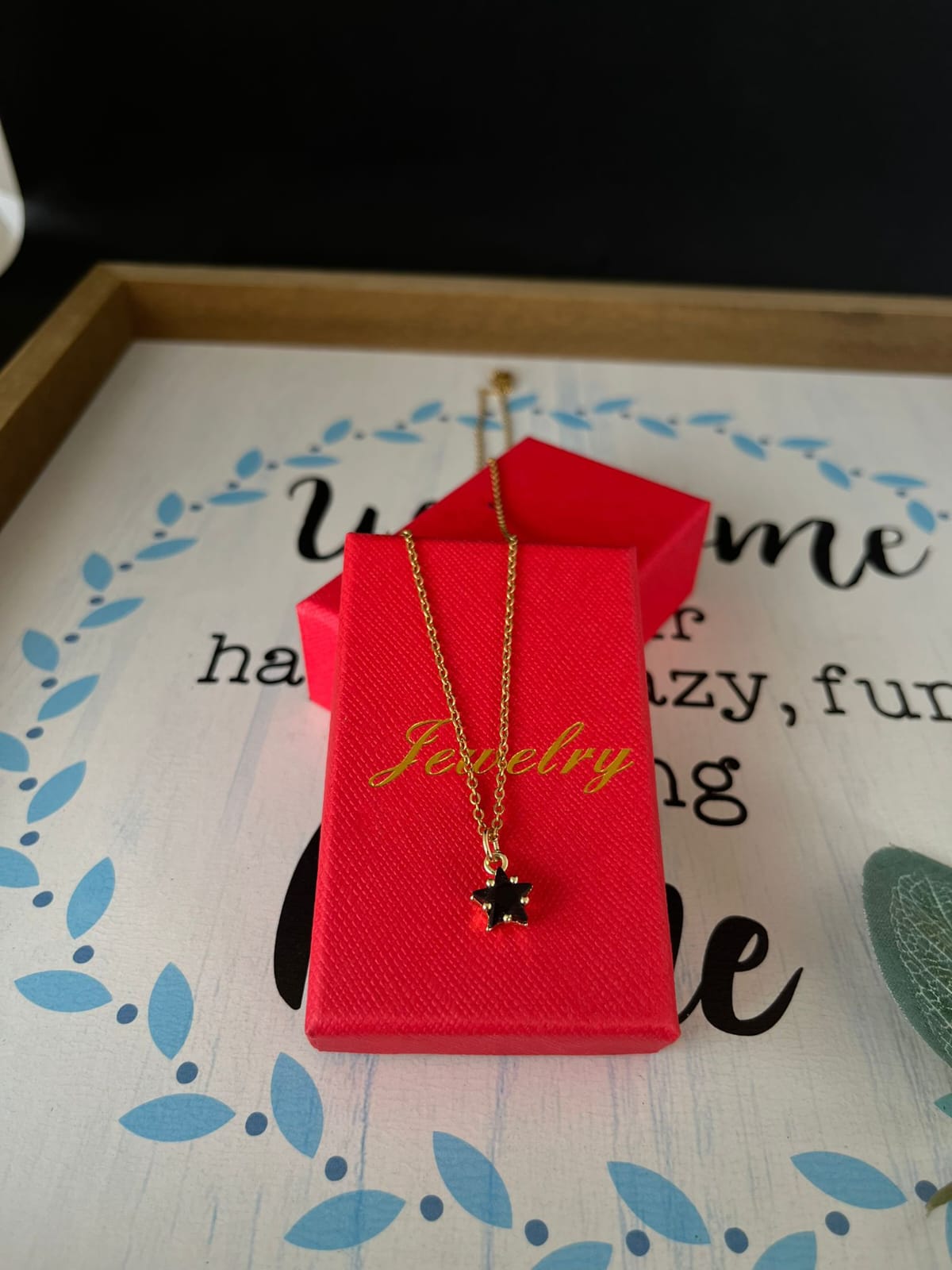 Collar estrella negra