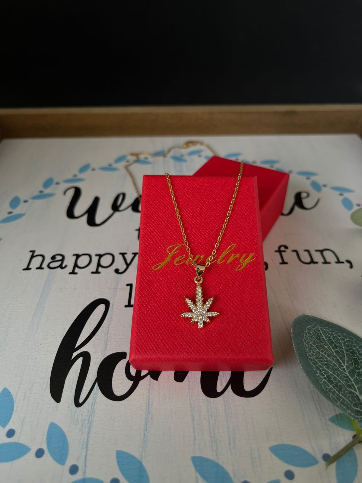 Collar weed