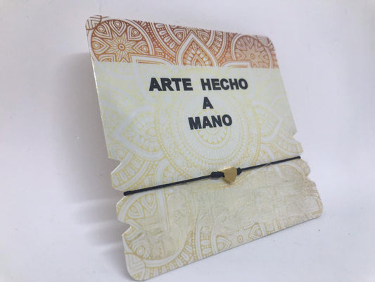 Pulsera corazon hilo