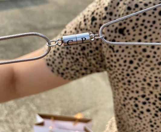 Collar iman plateado