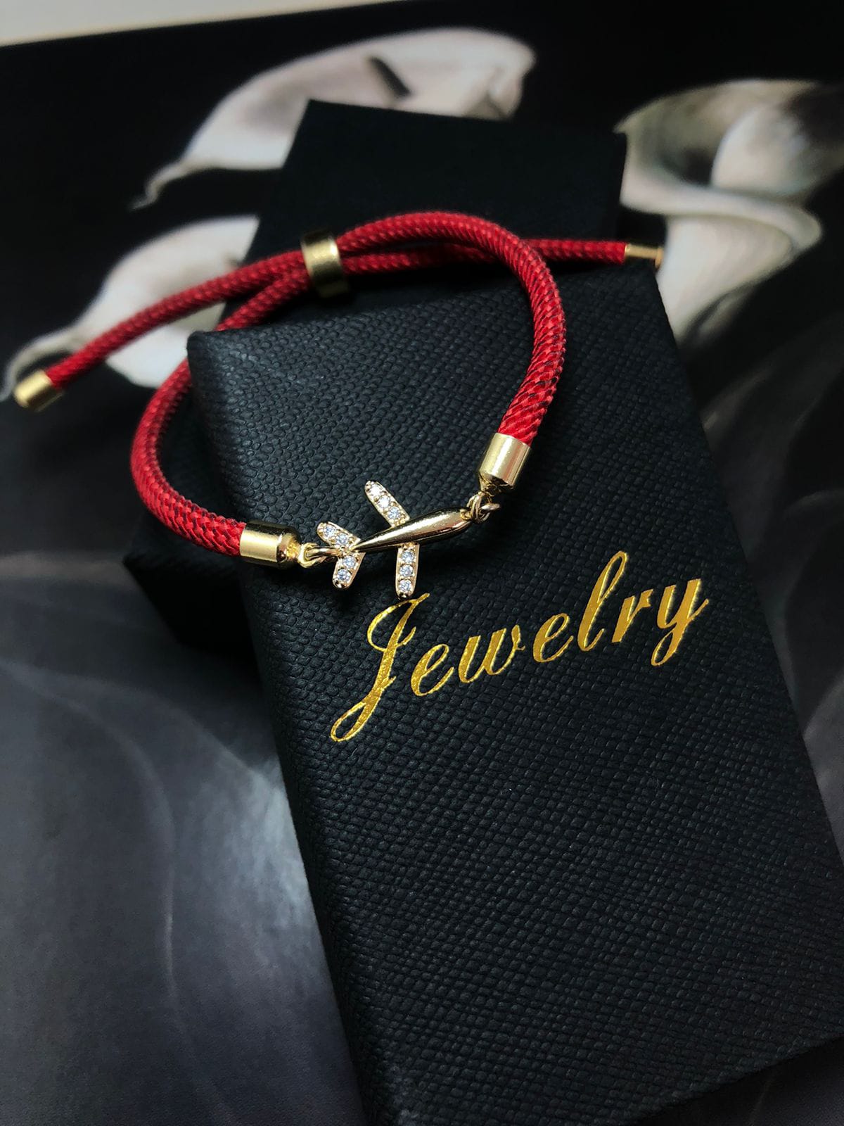 Brazalete en el aire