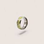 Anillo Magillas de acero inoxidable con diseño de electrocardiograma que brilla en la oscuridad.