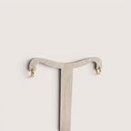 Magillas Candonga mini, pendientes de aro dorados de acero inoxidable, diseño minimalista.