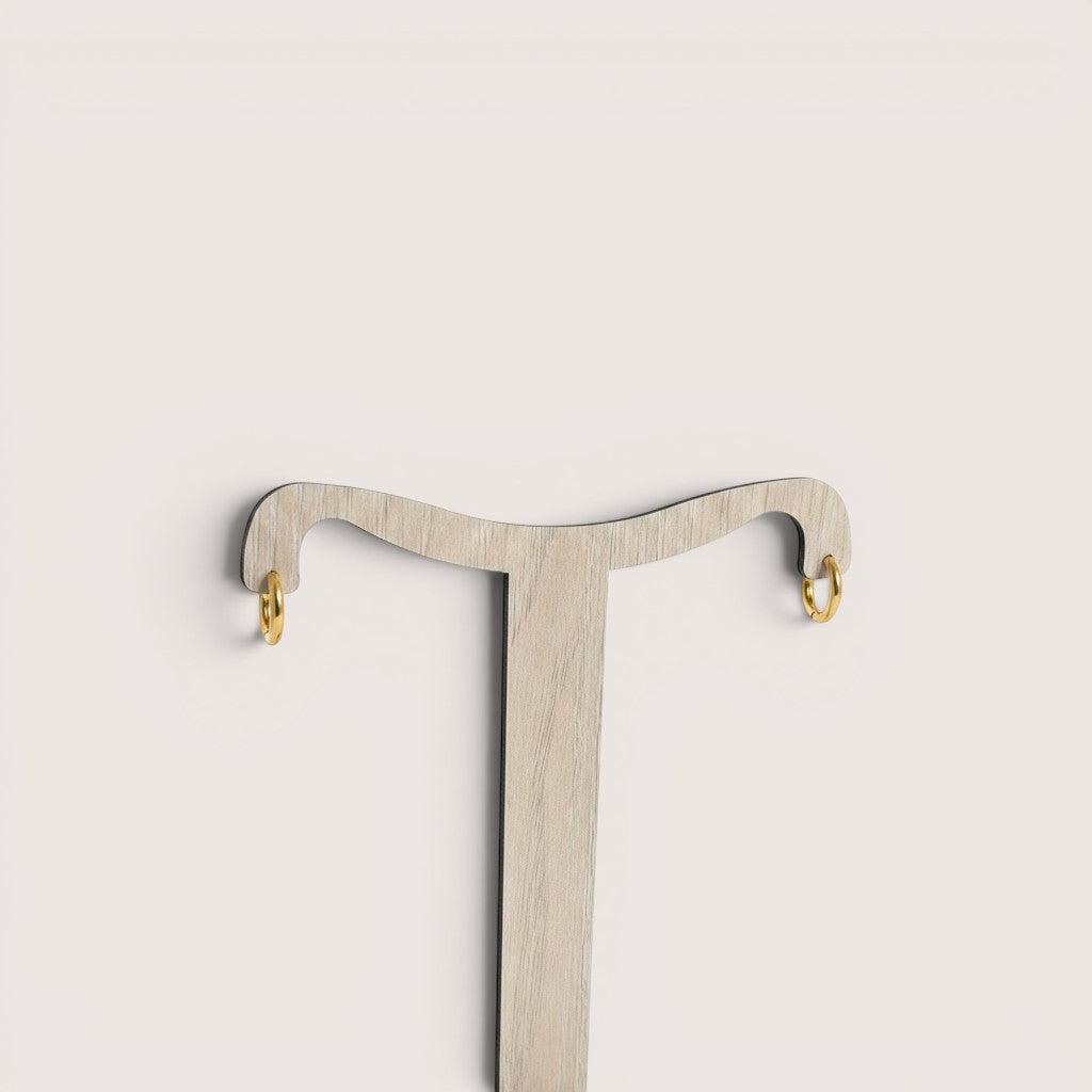Magillas Candonga mini, pendientes de aro dorados de acero inoxidable, diseño minimalista.