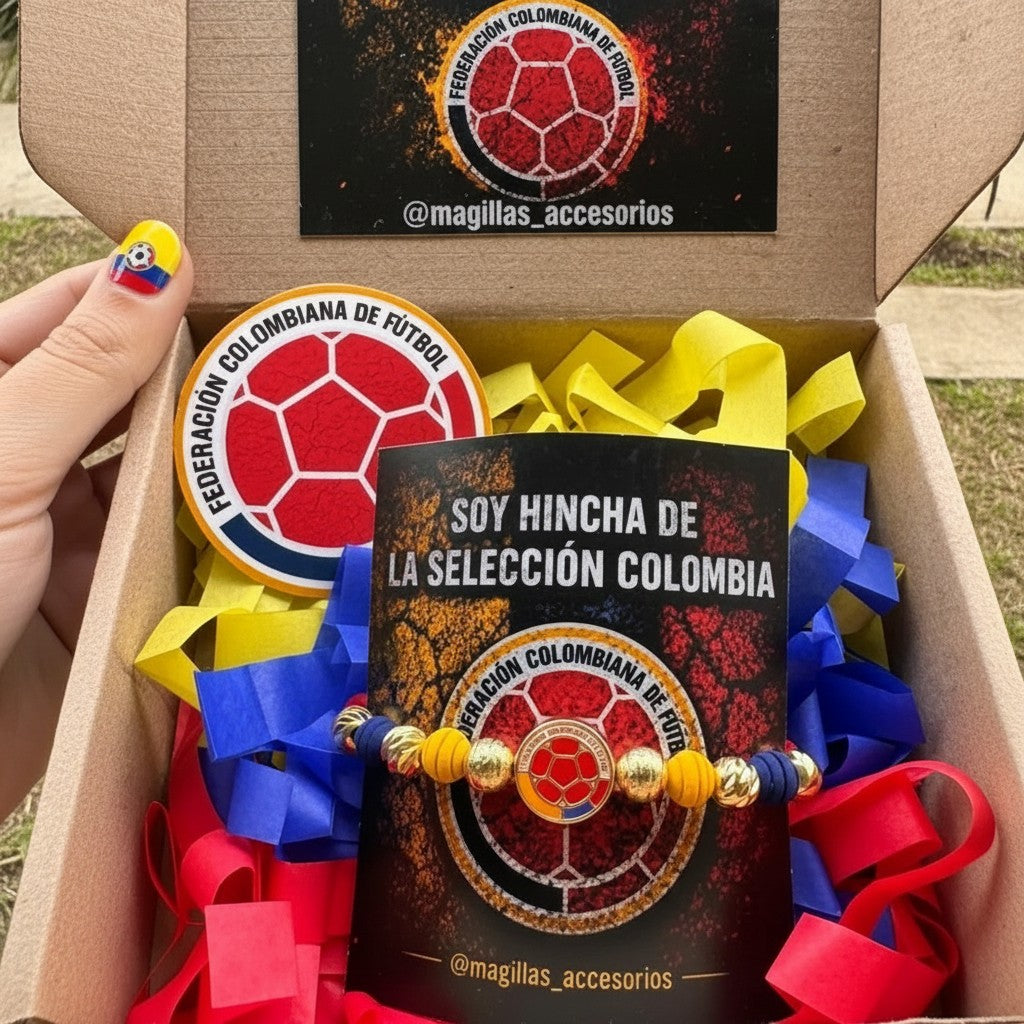 Magillas Colombian football fan bracelet with yellow beads, blue accents, and official logo charm. Includes sticker.