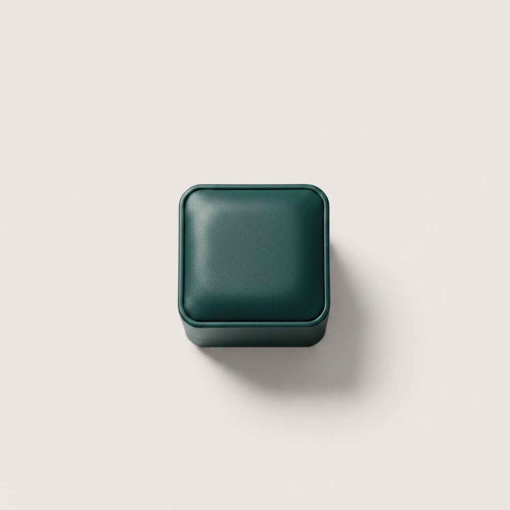 Magillas estuche de terciopelo verde esmeralda para anillos o joyas pequeñas.